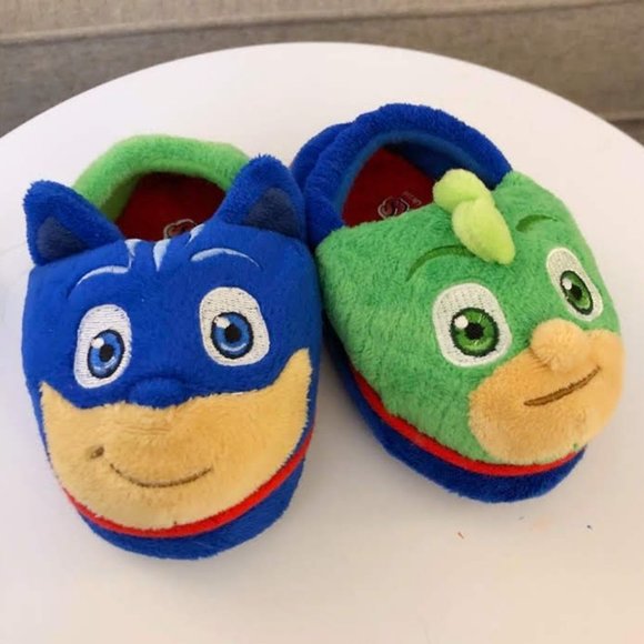 5/$20 NEW 5-6 Boys PJ Masks Plush Slippers-Non Slip - Picture 1 of 5